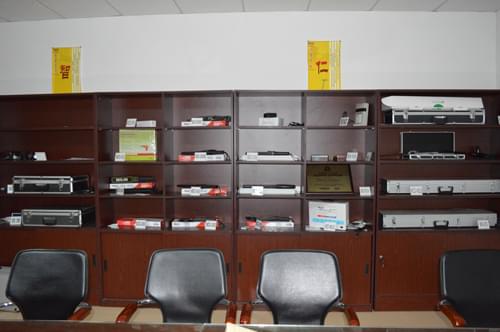 美創(chuàng)達(dá)誠榮譽室